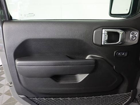 Used 2023 Jeep Wrangler Unlimited Rubicon w/ Cold Weather Group image 27