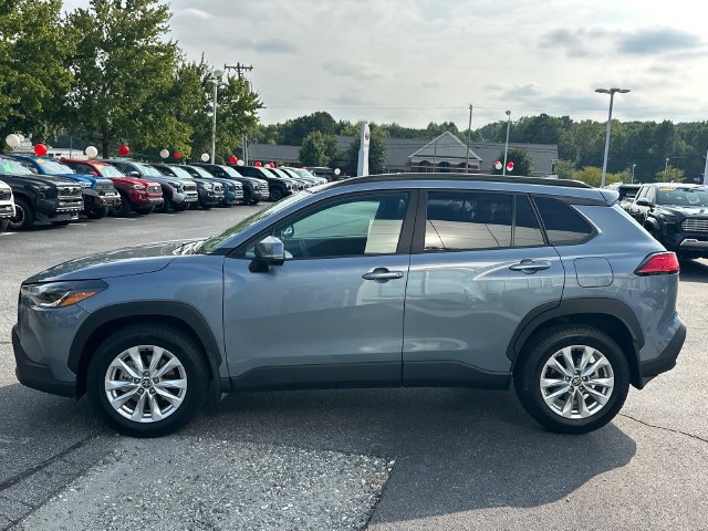 Used 2024 Toyota Corolla Cross LE w/ Moonroof Package FWD image 7