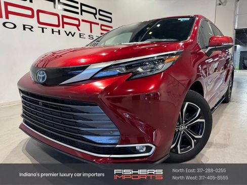 Used 2025 Toyota Sienna Platinum AWD/4WD image 1