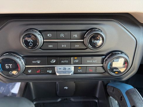 Used 2023 Ford Bronco Wildtrak AWD/4WD image 22