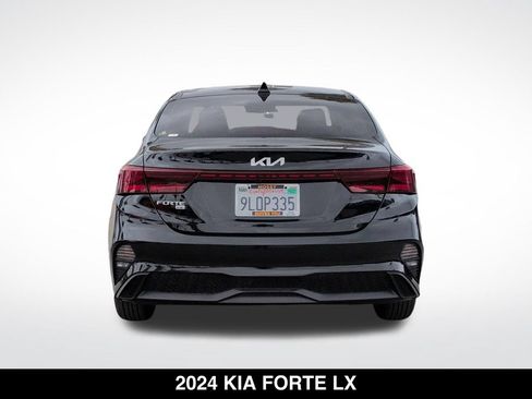 Used 2024 Kia Forte LX FWD image 8