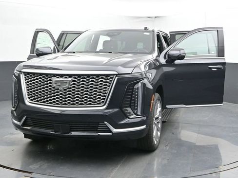 New 2026 Cadillac Escalade ESV Luxury w/ LPO, Radiant Package AWD/4WD image 49