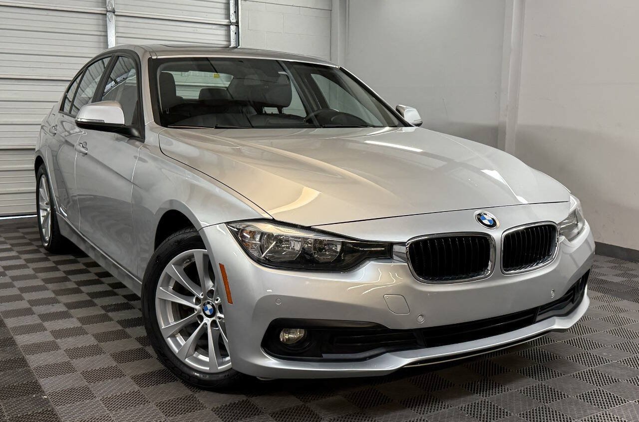 Used 2017 BMW 320i Sedan RWD image 1