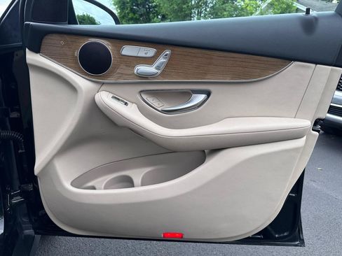 Used 2018 Mercedes-Benz GLC 300 image 37