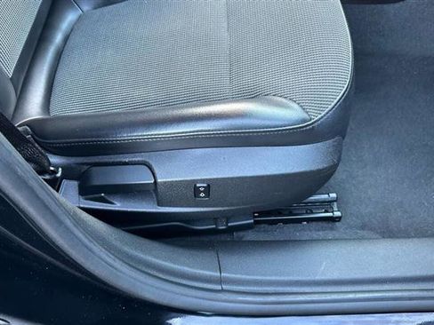 Used 2016 Chevrolet Malibu LT image 25