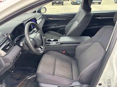 Used 2025 Toyota Camry LE FWD image 25