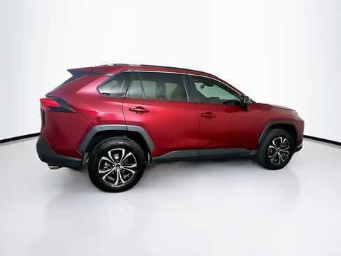 Used 2021 Toyota RAV4 LE image 10