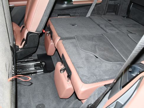 Used 2025 BMW X7 xDrive40i image 49