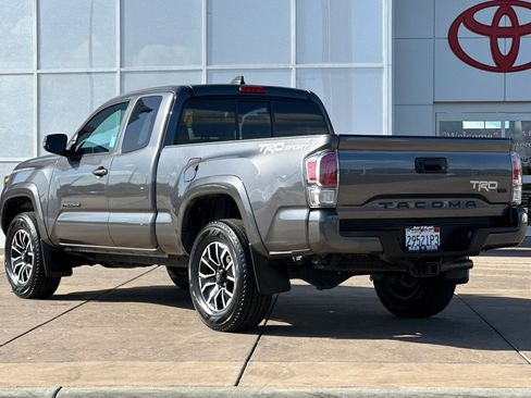 Used 2022 Toyota Tacoma TRD Sport w/ TRD Premium Sport Package RWD image 6