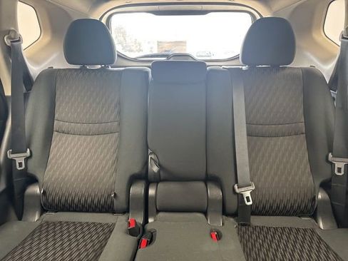 Used 2020 Nissan Rogue S image 14