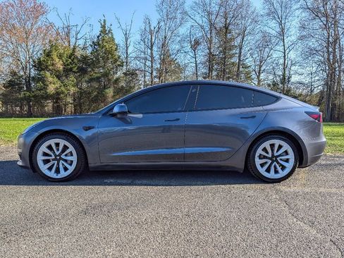 Used 2022 Tesla Model 3 Long Range AWD/4WD image 9