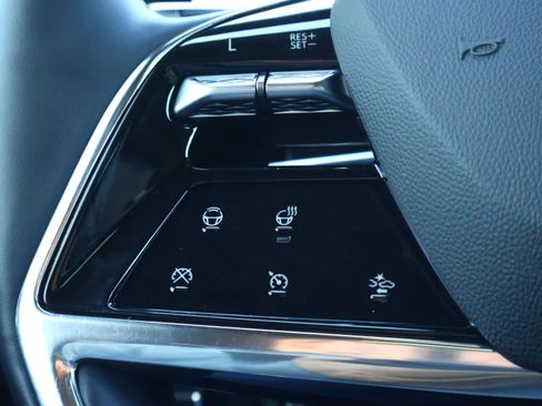 Used 2025 Cadillac Escalade Sport w/ Touring Package image 32