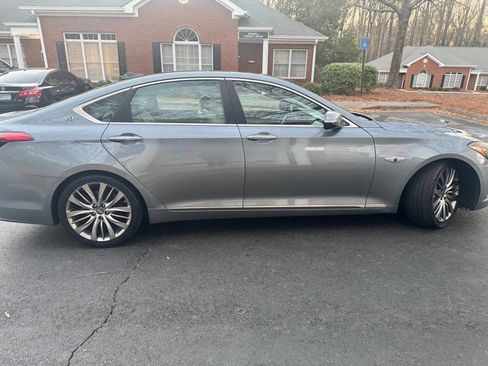 Used 2015 Hyundai Genesis 5.0 image 9