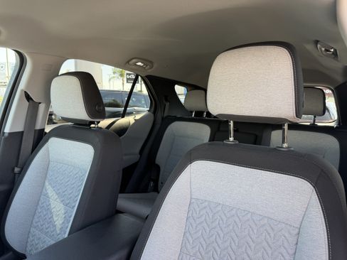 Used 2023 Chevrolet Equinox LT FWD image 17
