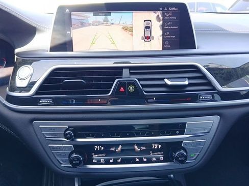 Used 2022 BMW 740i w/ M Sport Package image 23