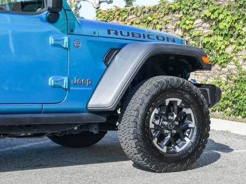 Used 2024 Jeep Wrangler Unlimited Rubicon 4xe w/ Convenience Group AWD/4WD image 12