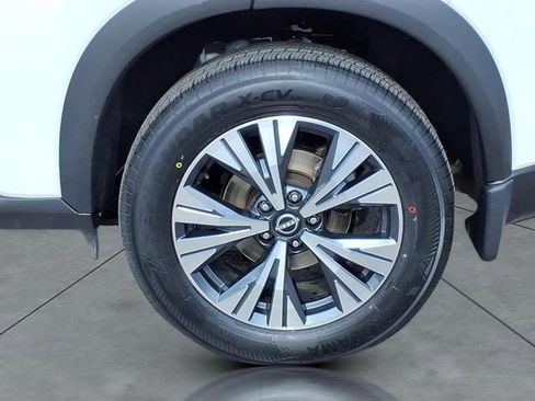 Used 2023 Nissan Rogue SV w/ SV Premium B Package image 4