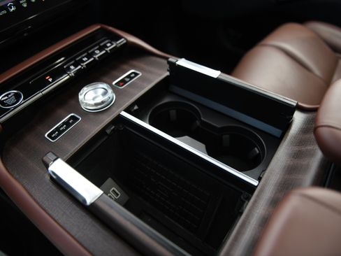 Used 2025 Lincoln Navigator Reserve AWD/4WD image 25