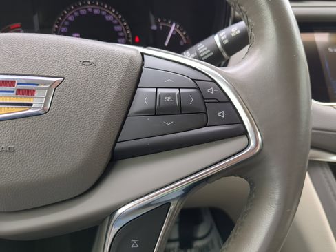 Used 2019 Cadillac XT5 Luxury image 30