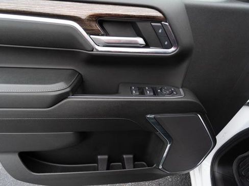 Used 2024 GMC Sierra 1500 Elevation image 16