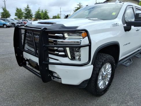 Certified 2022 Chevrolet Silverado 2500 High Country w/ Z71 Off-Road Package AWD/4WD image 9