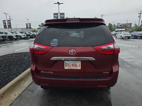 Used 2020 Toyota Sienna Limited Premium FWD image 27