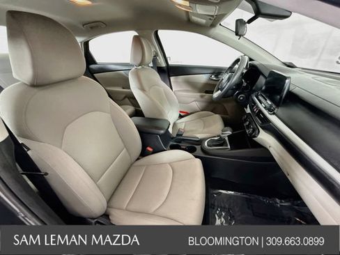 Used 2021 Kia Forte LXS FWD image 25