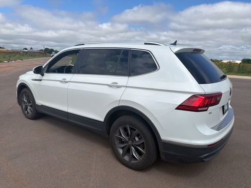 Used 2023 Volkswagen Tiguan SE AWD/4WD image 7