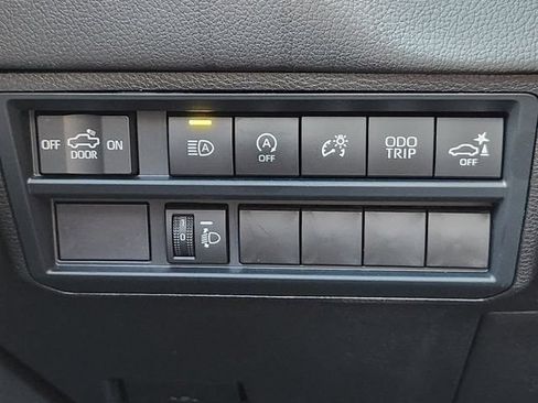 Used 2026 Toyota Tundra Limited AWD/4WD image 20