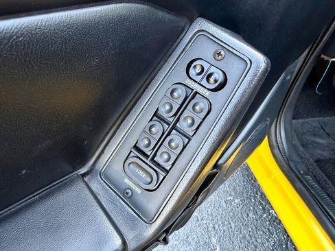 Used 1993 Ford Mustang LX image 51