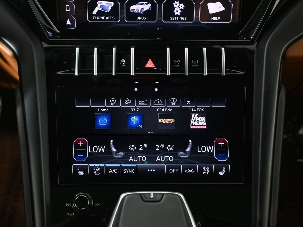 Used 2021 Lamborghini Urus AWD/4WD image 21