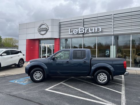 Used 2019 Nissan Frontier SV AWD/4WD image 2