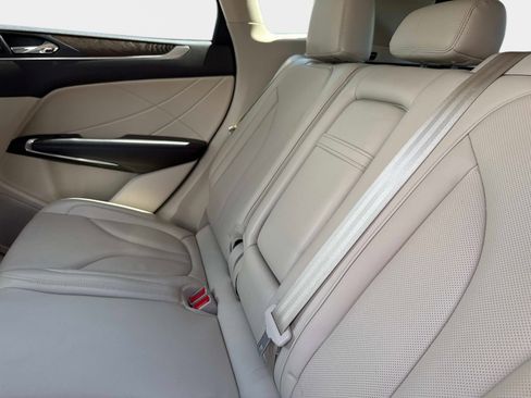 Used 2019 Lincoln MKC Reserve FWD image 12