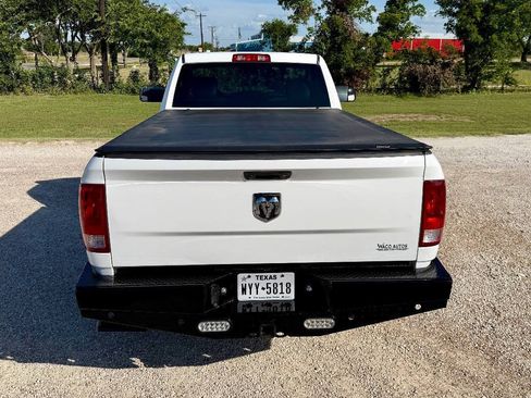 Used 2018 RAM 2500 Tradesman w/ Chrome Appearance Group RWD image 9