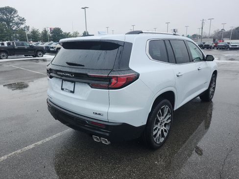 New 2026 GMC Acadia Denali Ultimate image 3