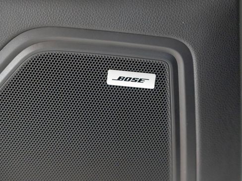 Certified 2018 Porsche Macan AWD/4WD image 18