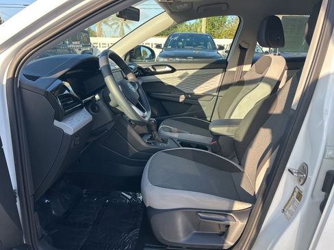 Used 2022 Volkswagen Taos S image 9