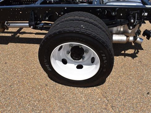 New 2025 Chevrolet Low Cab Forward RWD image 14
