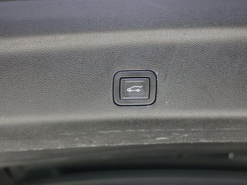 Used 2023 Chevrolet Suburban Premier w/ Advanced Technology Package image 49