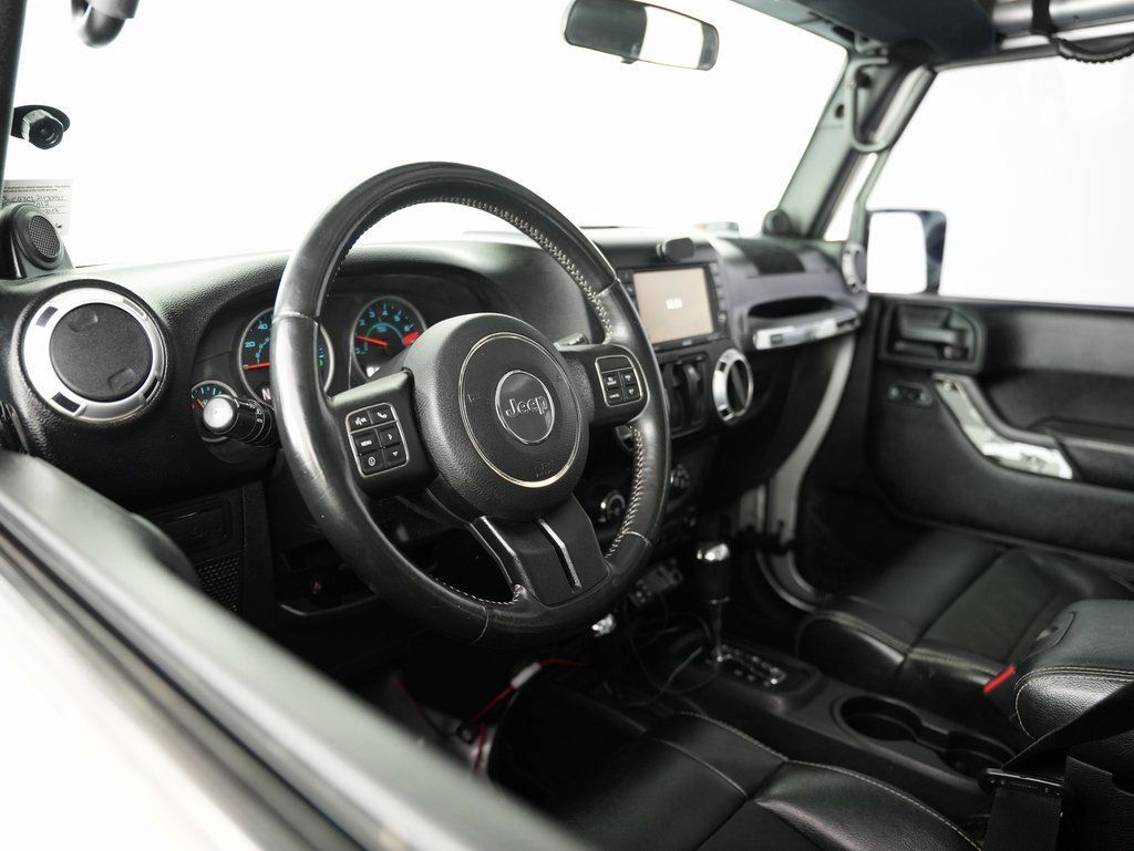Used 2012 Jeep Wrangler Rubicon AWD/4WD image 6