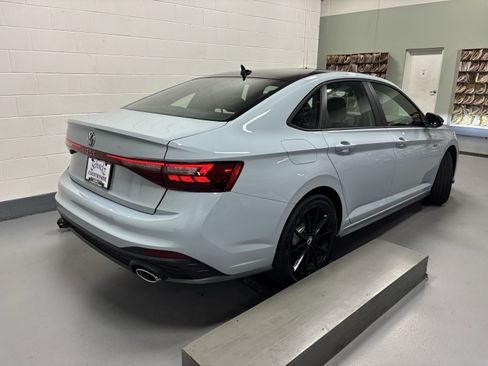 New 2025 Volkswagen Jetta GLI Autobahn image 8