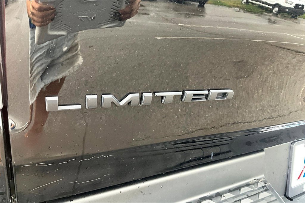 Used 2020 RAM 1500 Limited w/ Black Appearance Package AWD/4WD image 34