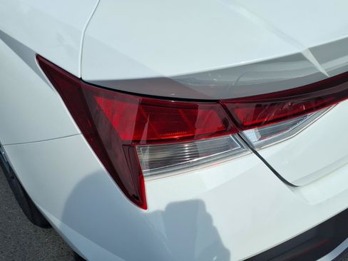 Certified 2024 Hyundai Elantra SEL FWD image 15