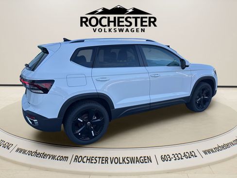 New 2026 Volkswagen Taos SEL AWD/4WD image 9