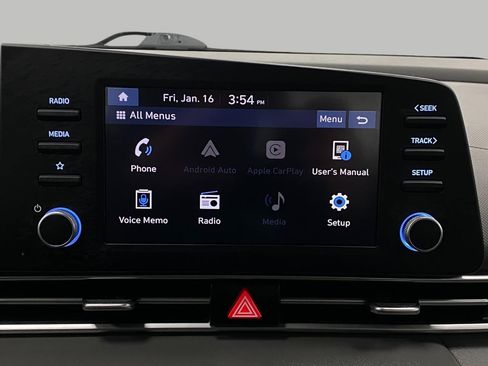 Certified 2023 Hyundai Elantra SE image 21