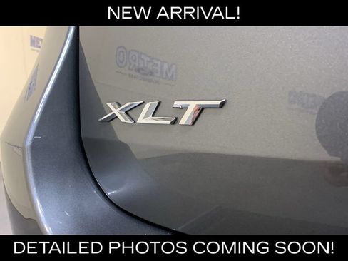 Used 2023 Ford Explorer XLT AWD/4WD image 19