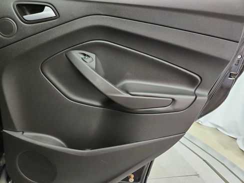 Used 2016 Ford Escape SE w/ Equipment Group 201A AWD/4WD image 28