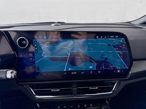 New 2026 Chevrolet Equinox EV LT image 15