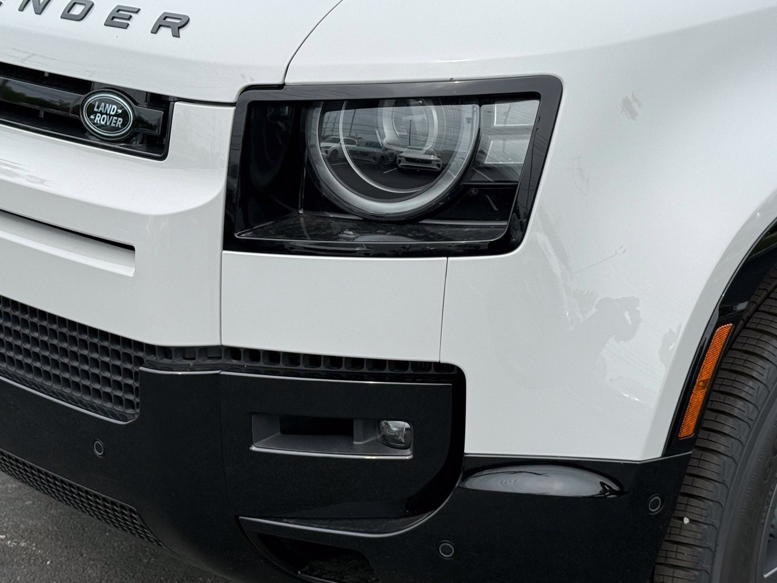 New 2026 Land Rover Defender 110 X-Dynamic SE AWD/4WD image 8