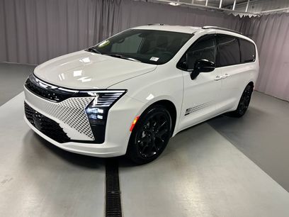 New 2027 Chrysler Pacifica Select
